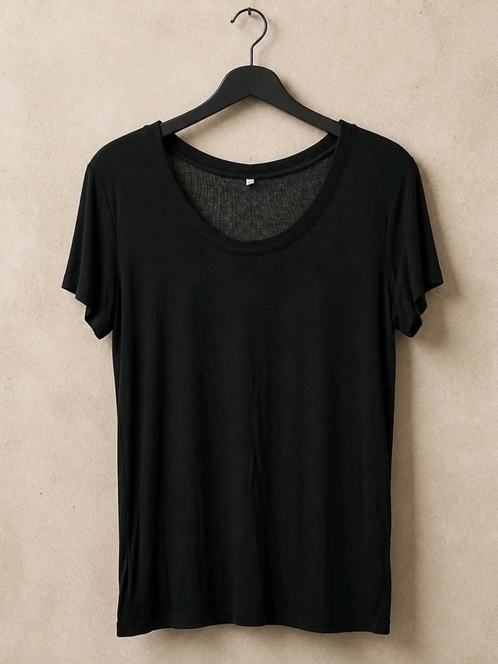Everyday Scoop Neck Tee - Black